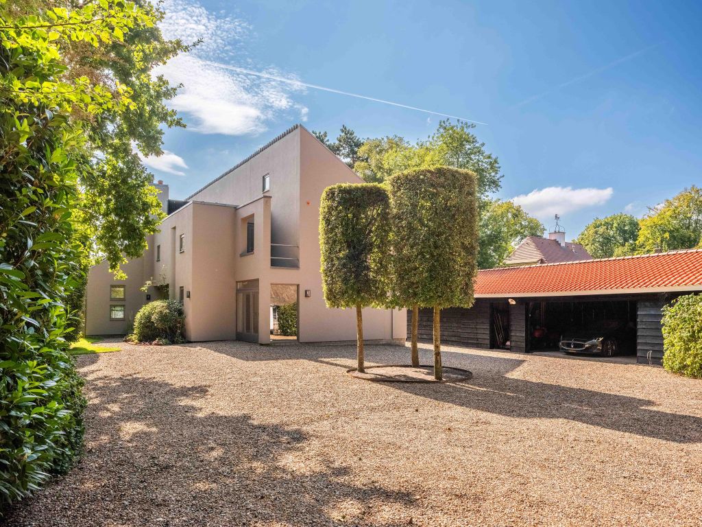 Property photo 3 of 47