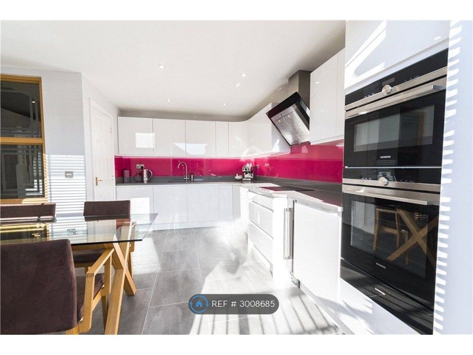 Property photo 1 of 25 Modern Kitchen