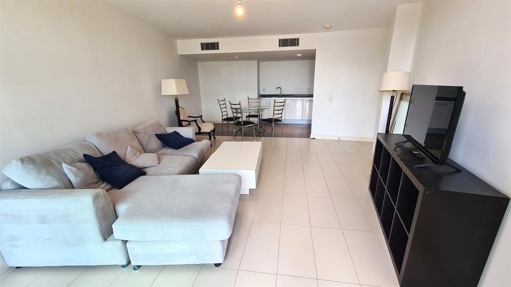 Property photo 2 of 33