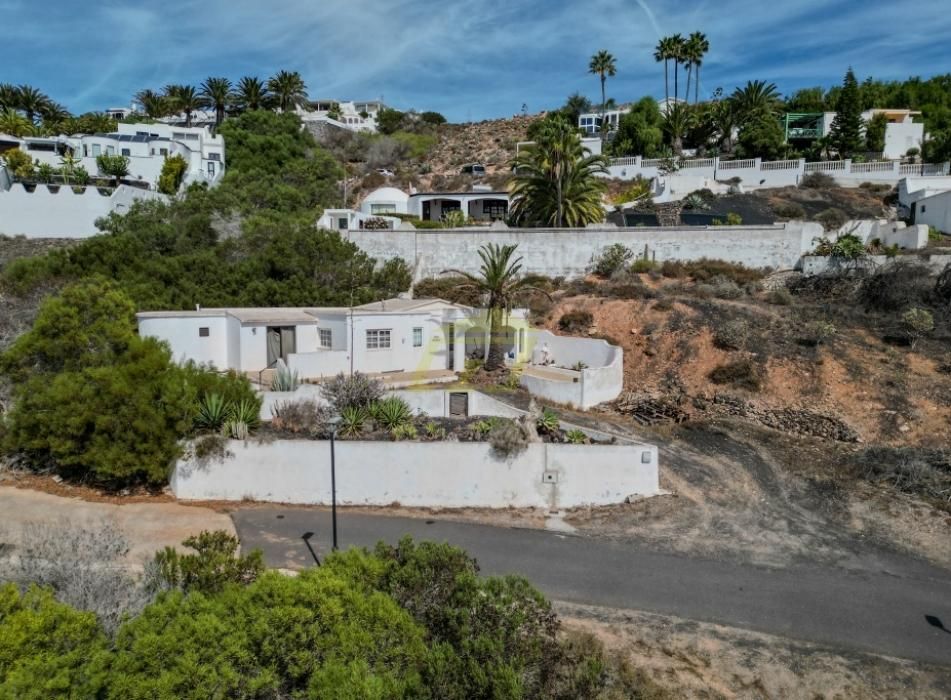 Property photo 1 of 4