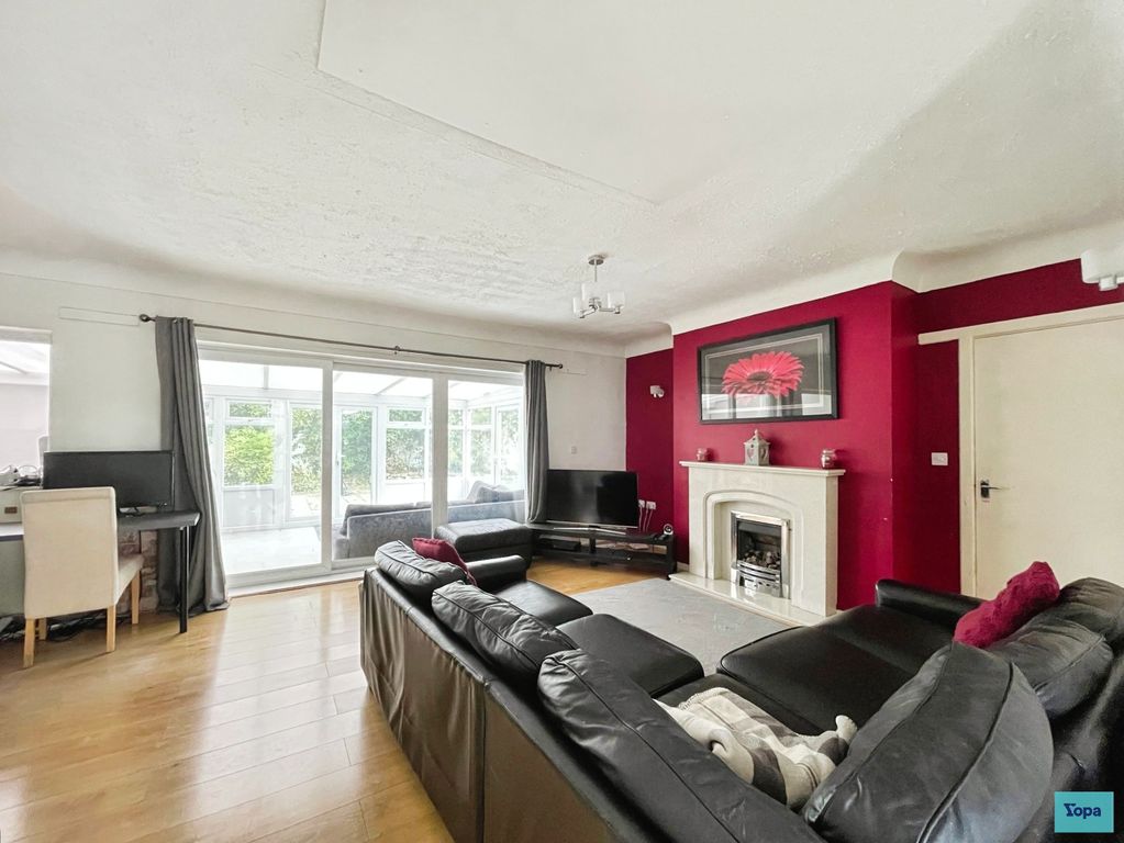 Property photo 2 of 28 03