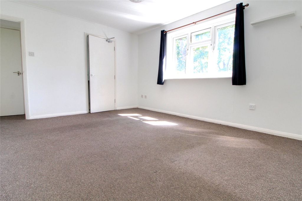 Property photo 2 of 6 Picture No. 07
