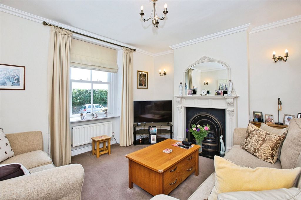 Property photo 2 of 17 Picture No. 21