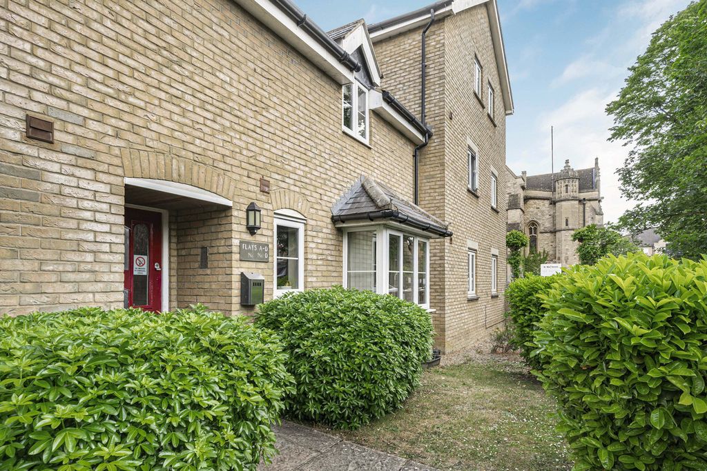 Property photo 1 of 11
