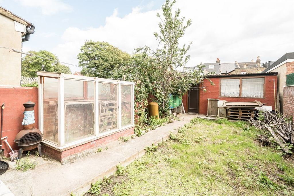 Property photo 3 of 8