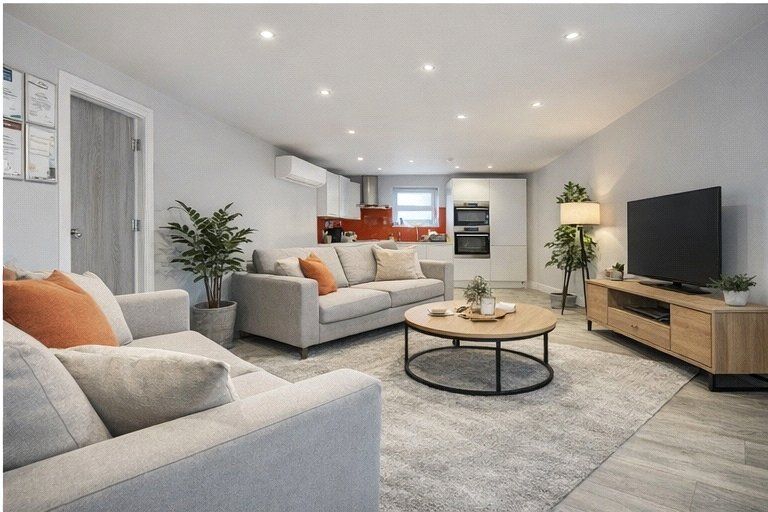 Property photo 3 of 9 Picture No. 28