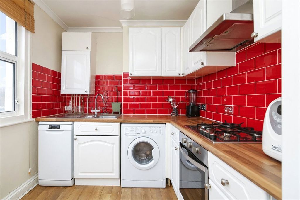 Property photo 2 of 4