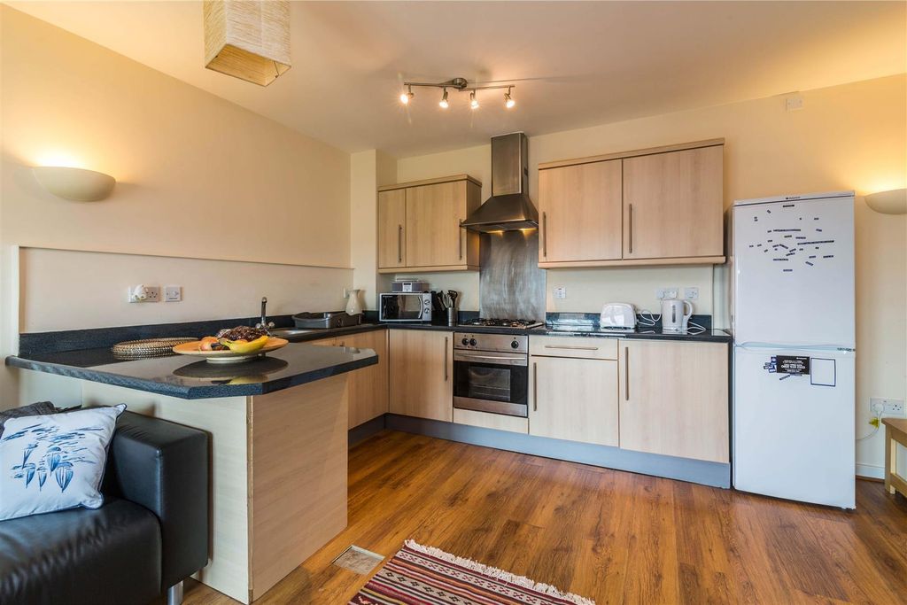 Property photo 2 of 10 Kitchen