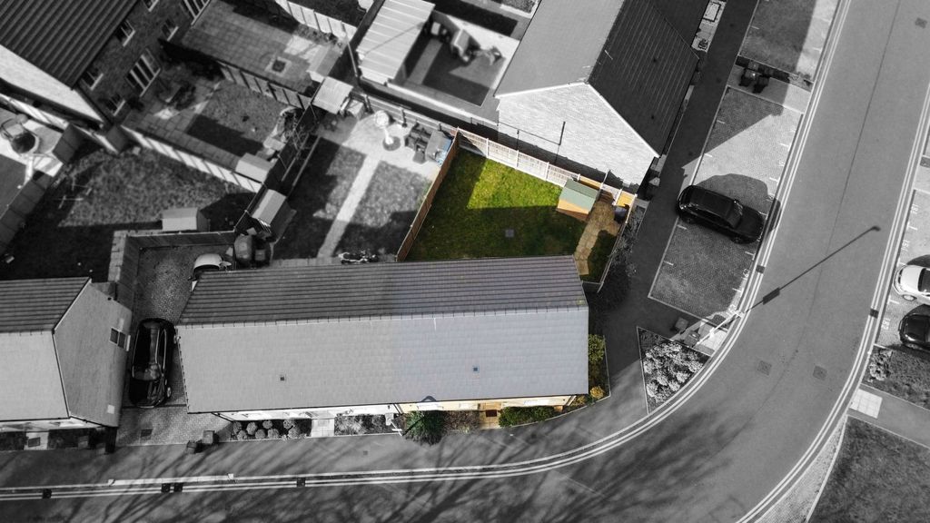 Property photo 3 of 26