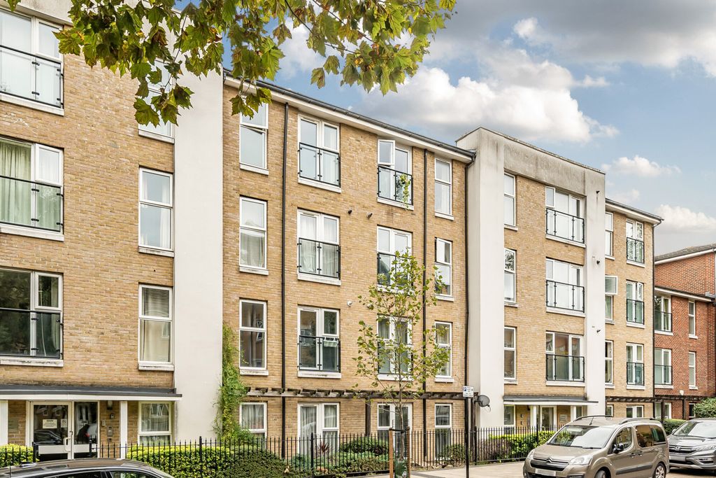 Property photo 1 of 20 External