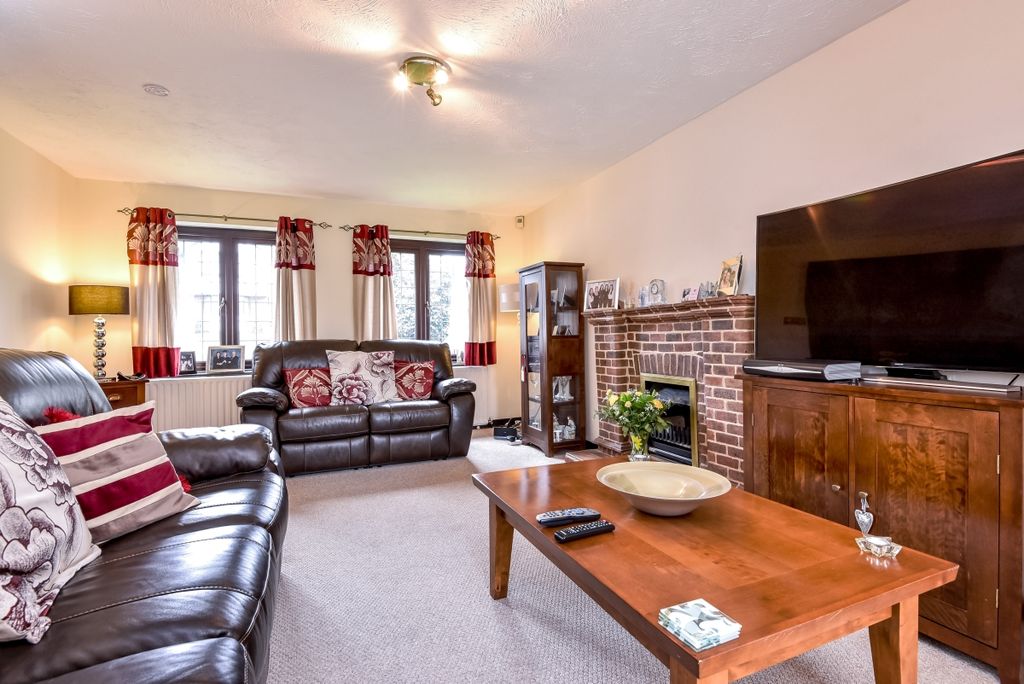 Property photo 2 of 17