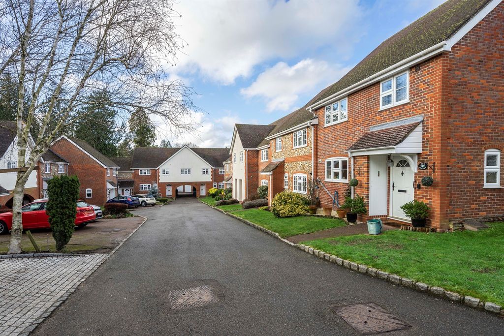 Property photo 2 of 24