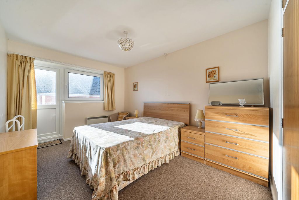 Property photo 3 of 25 Bedroom