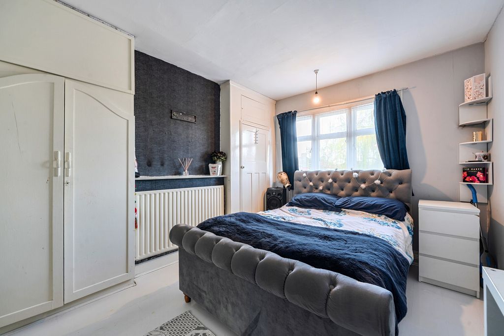 Property photo 3 of 14 1438699-1-69ce8c6...