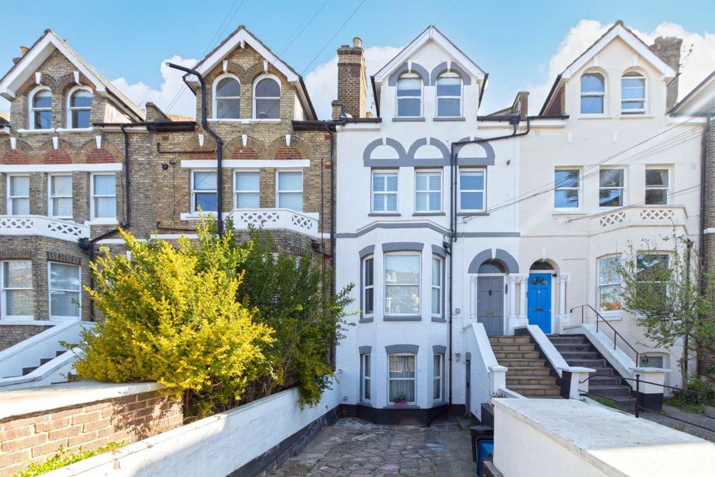 Property photo 1 of 4