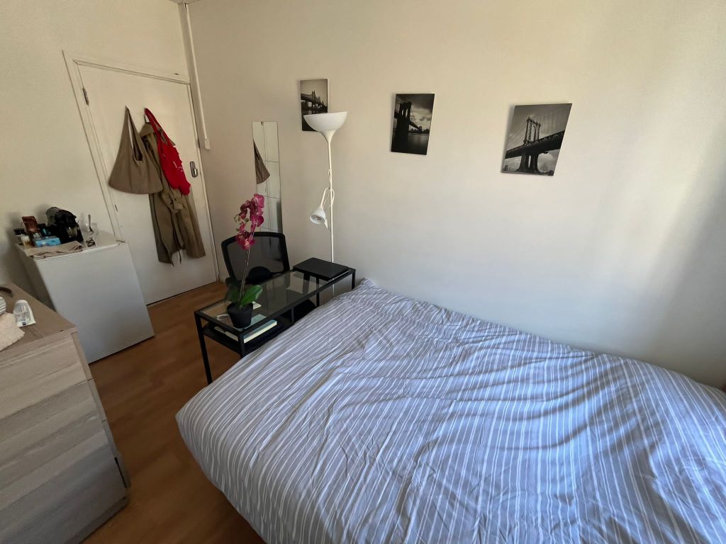Property photo 2 of 11 Room 4- £800 Available 11/08/2025