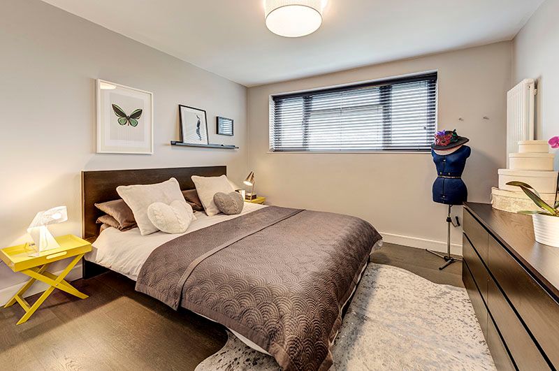 Property photo 2 of 6 Bedroom