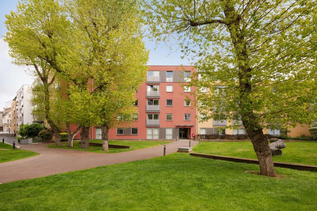 Property photo 1 of 11 Exterior