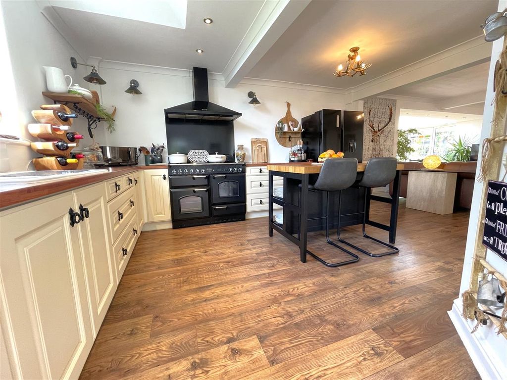 Property photo 2 of 32 Initial L Shaped Kitchen
