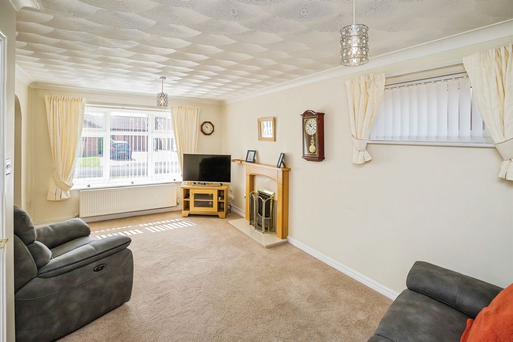 Property photo 3 of 16