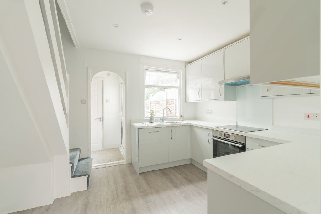 Property photo 3 of 16 4651473