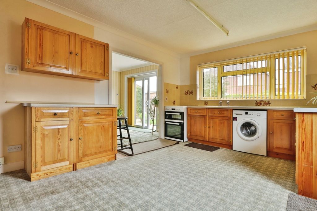 Property photo 2 of 15 4227845