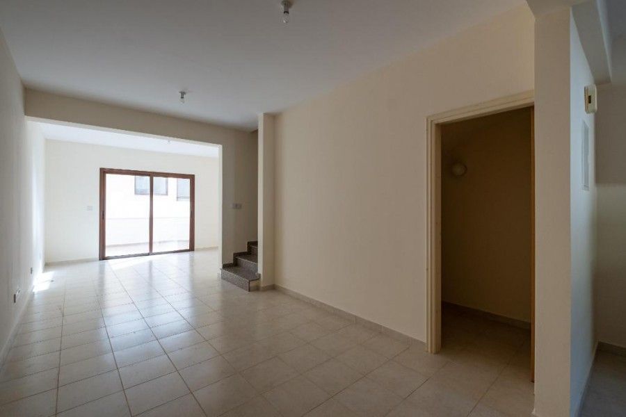 Property photo 2 of 25