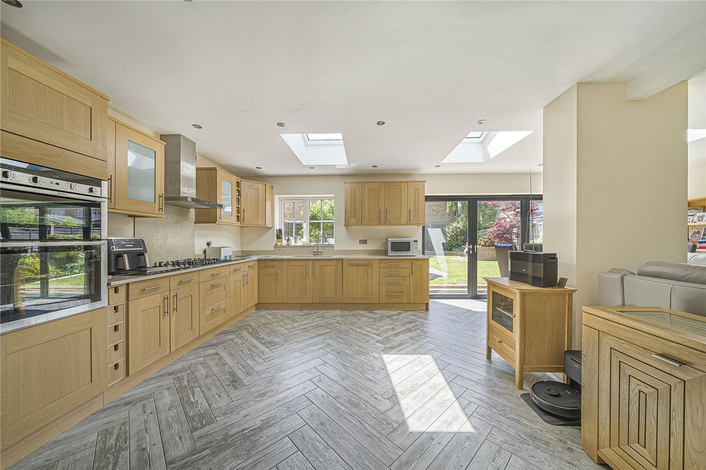 Additional image 6 of 5 bed detached house for saleCortland Close, Crayford, Kent DA1