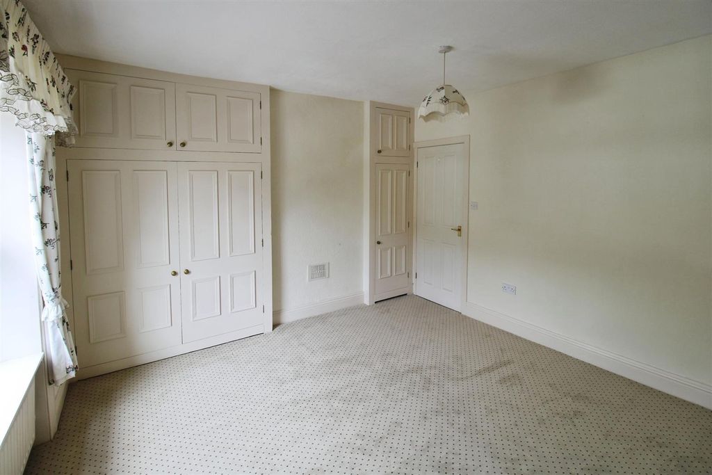 Property photo 2 of 12 Bedroom One