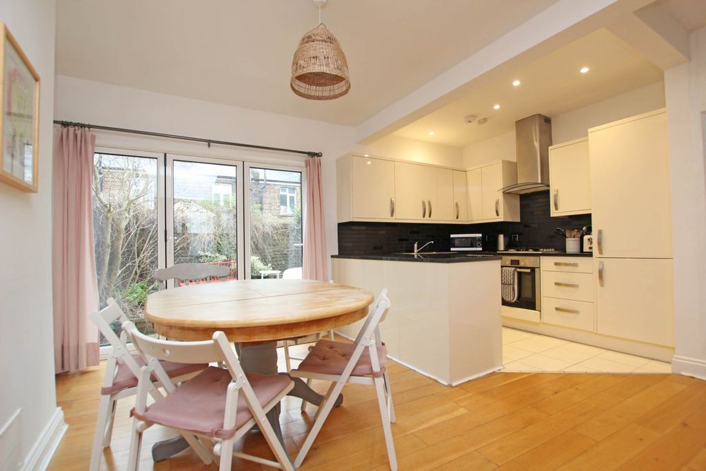 Property photo 3 of 16