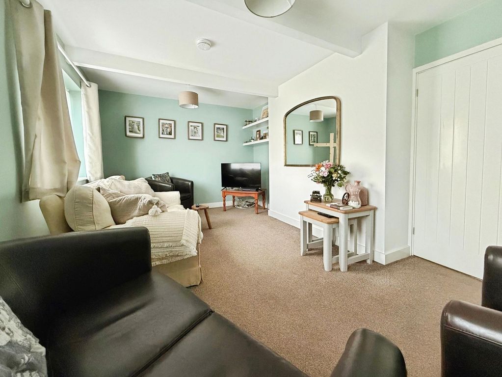 Property photo 2 of 15 Lounge
