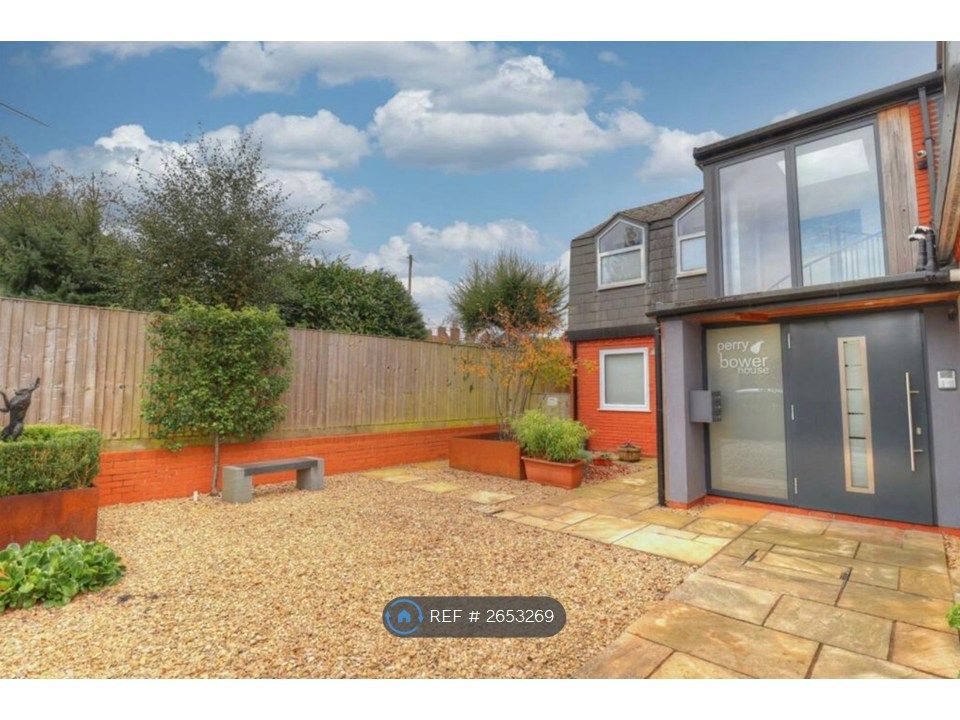 Property photo 3 of 21 Courtyard Garden