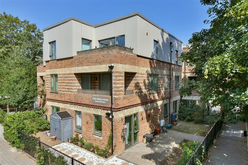 Property photo 1 of 8 External (Web)
