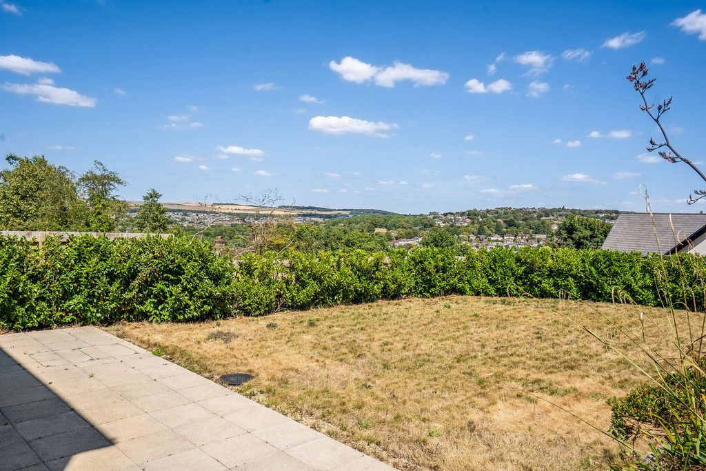 Property photo 3 of 35