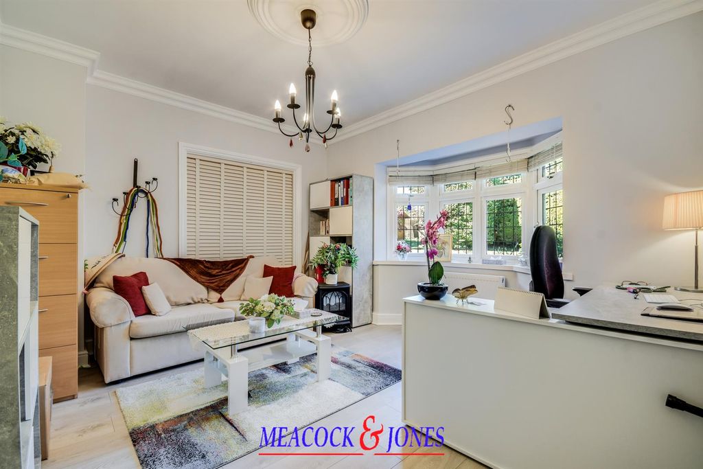 Additional image 14 of 5 bed detached house for saleHillwood Grove, Hutton Mount, Brentwood CM13