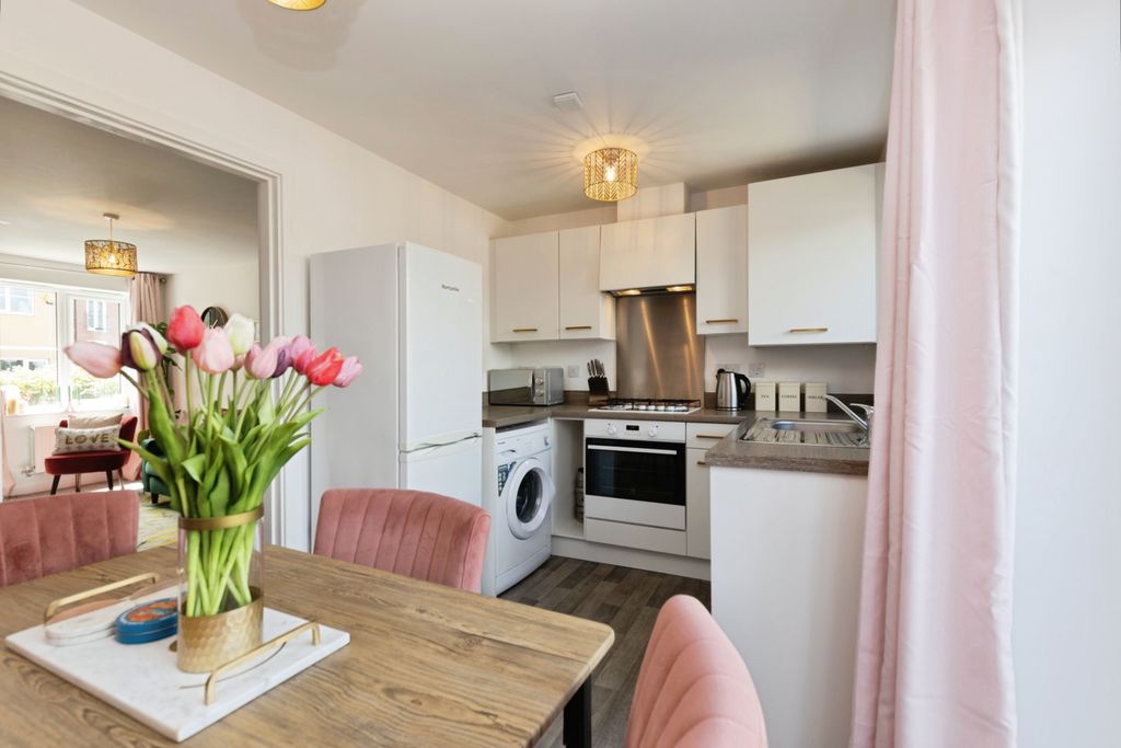 Property photo 3 of 12 Kitchen/Dining Room