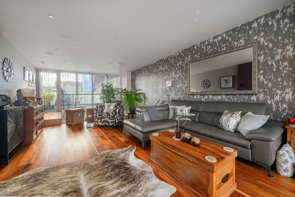 Property photo 1 of 11