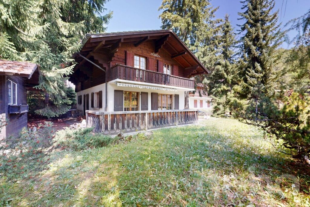 Property photo 3 of 12