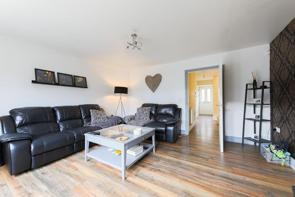 Property photo 3 of 16 Living Room