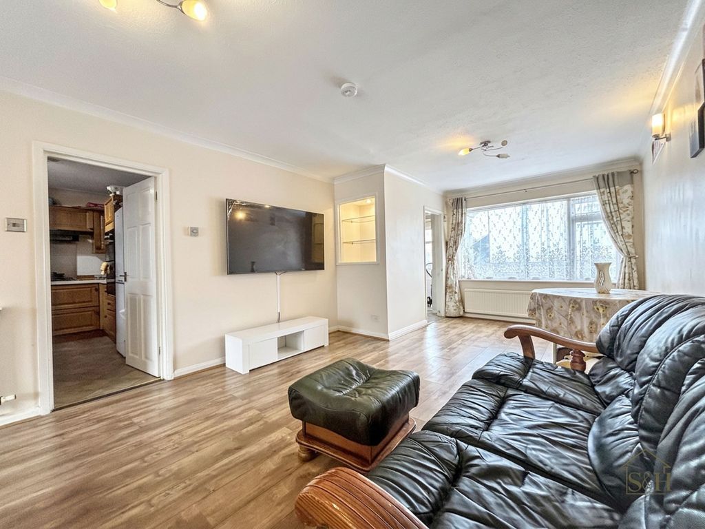 Property photo 3 of 8