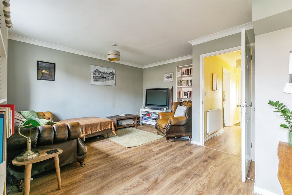 Property photo 2 of 17