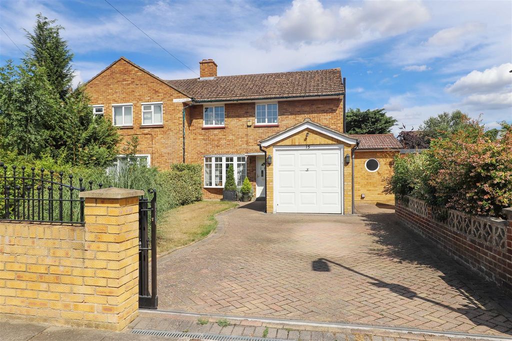 Property photo 1 of 15 External