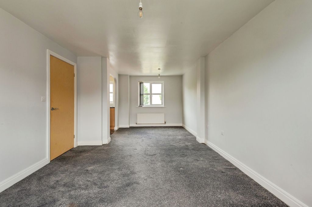 Property photo 3 of 15 Pbox-Img.Jpg