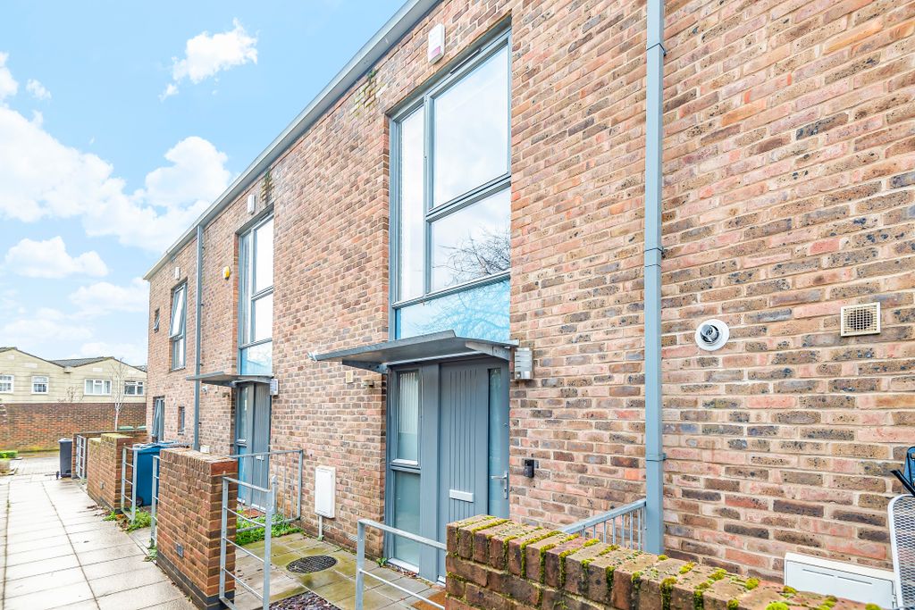 Property photo 2 of 11 2