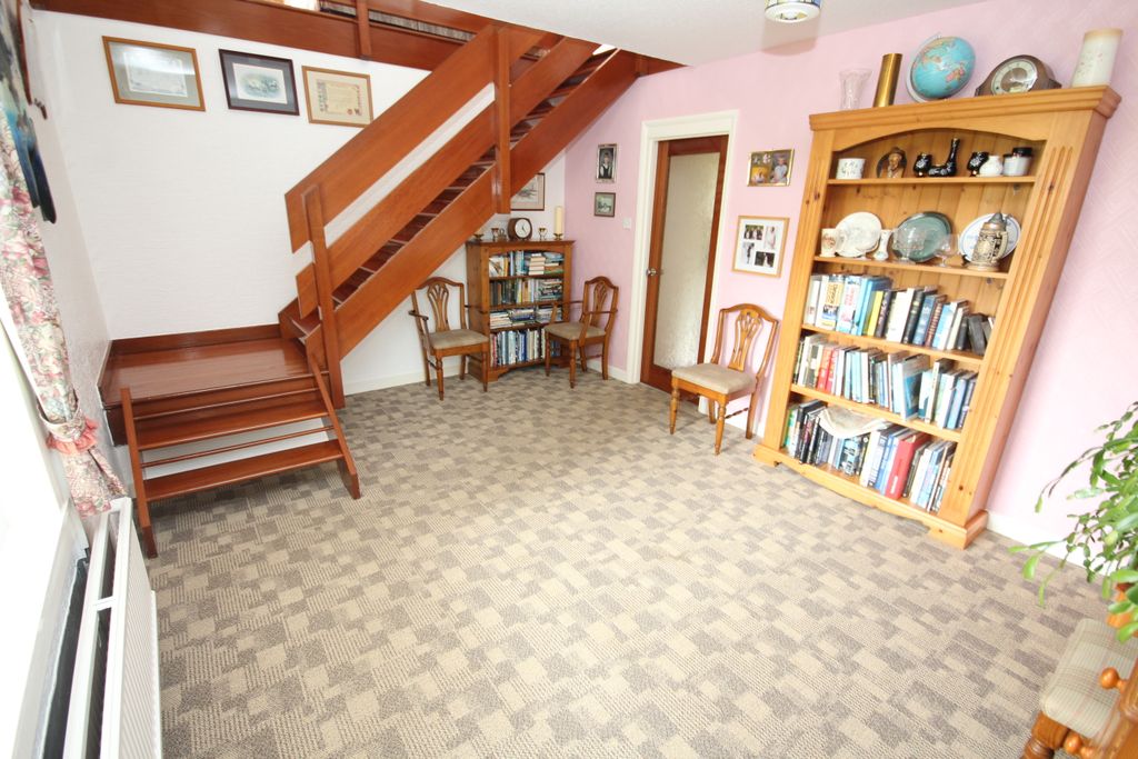 Property photo 2 of 29 Entrance Vestibule