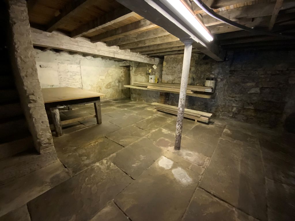 Property photo 2 of 12