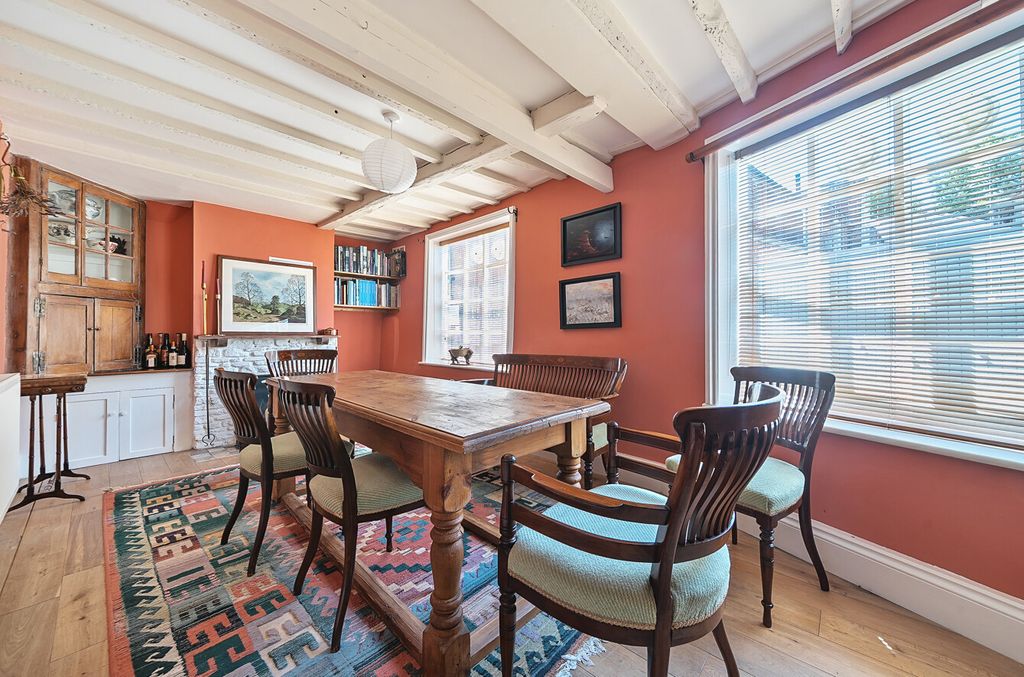 Property photo 3 of 15 1320680-17-686Fae...