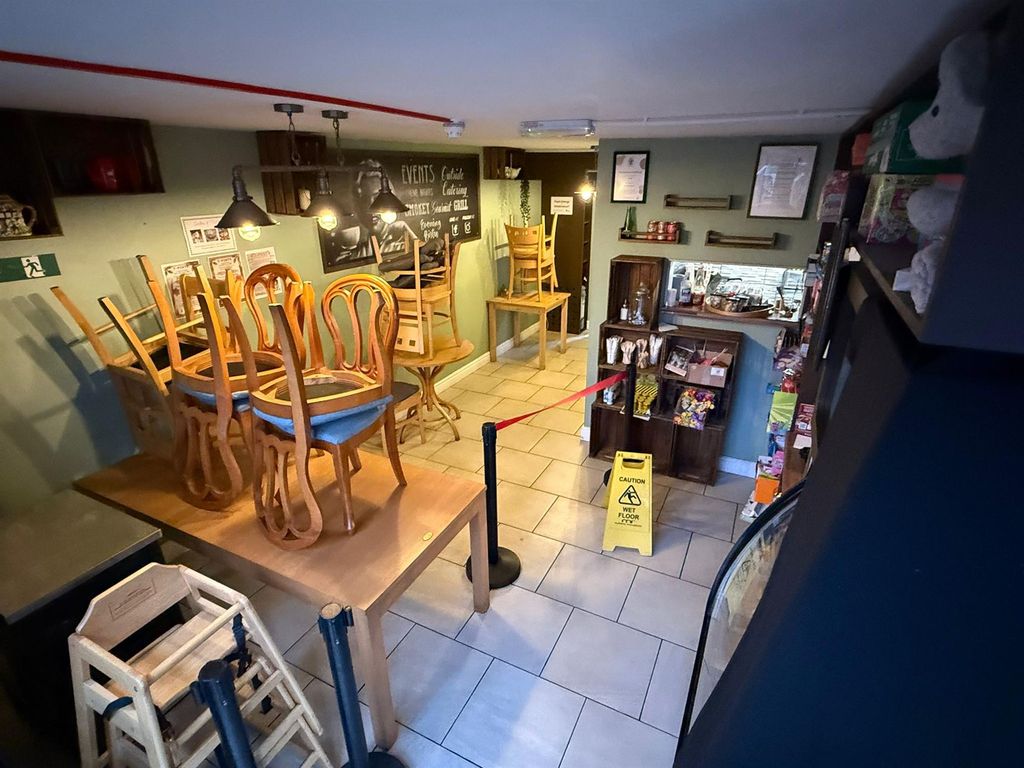 Property photo 1 of 7 Photo 0