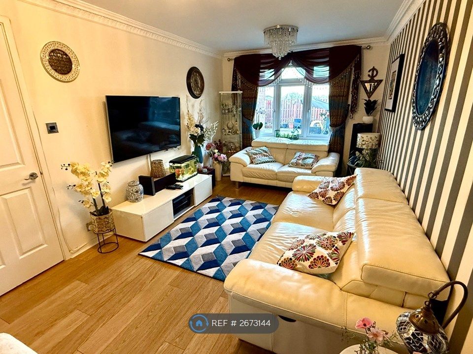 Property photo 2 of 21