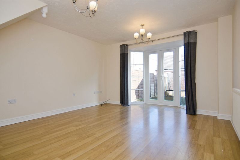 Property photo 3 of 17 Photo 8